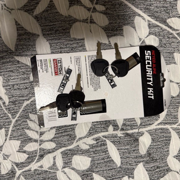 Security Kit - Silver - Picture 2 of 2